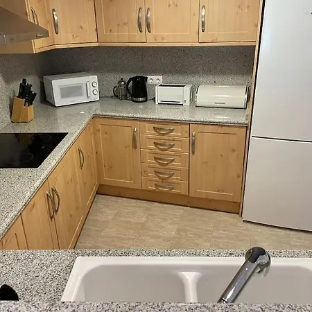 3 Bedrooms Appartement *