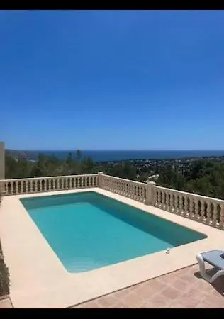 Stunning Sea Views And 3 Bedrooms
