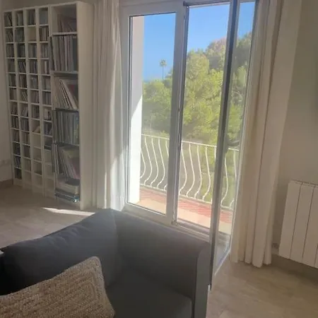 Stunning Sea Views And 3 Bedrooms *